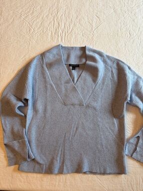 Light Blue Ribbed V-Neck Women's Sweater, Banana Republic size S